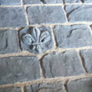 comprar piedra decorativa flor de lis